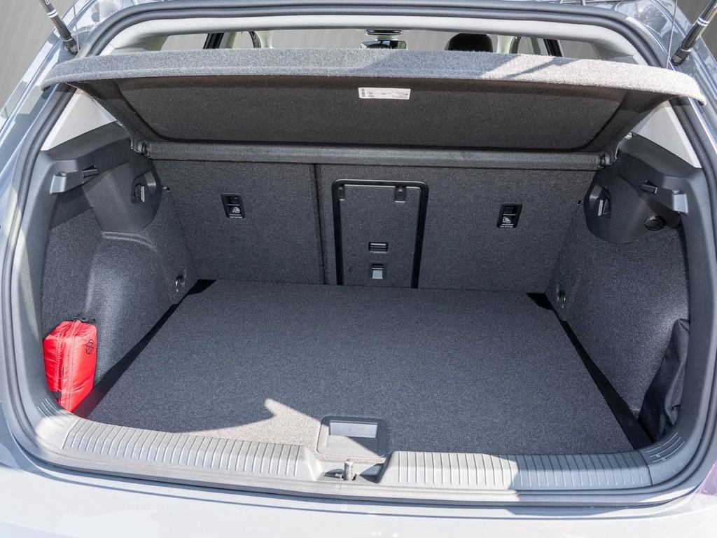 Volkswagen Golf VIII 1.5 eTSI DSG Goal Navi, Rear-View, миниатюра 6