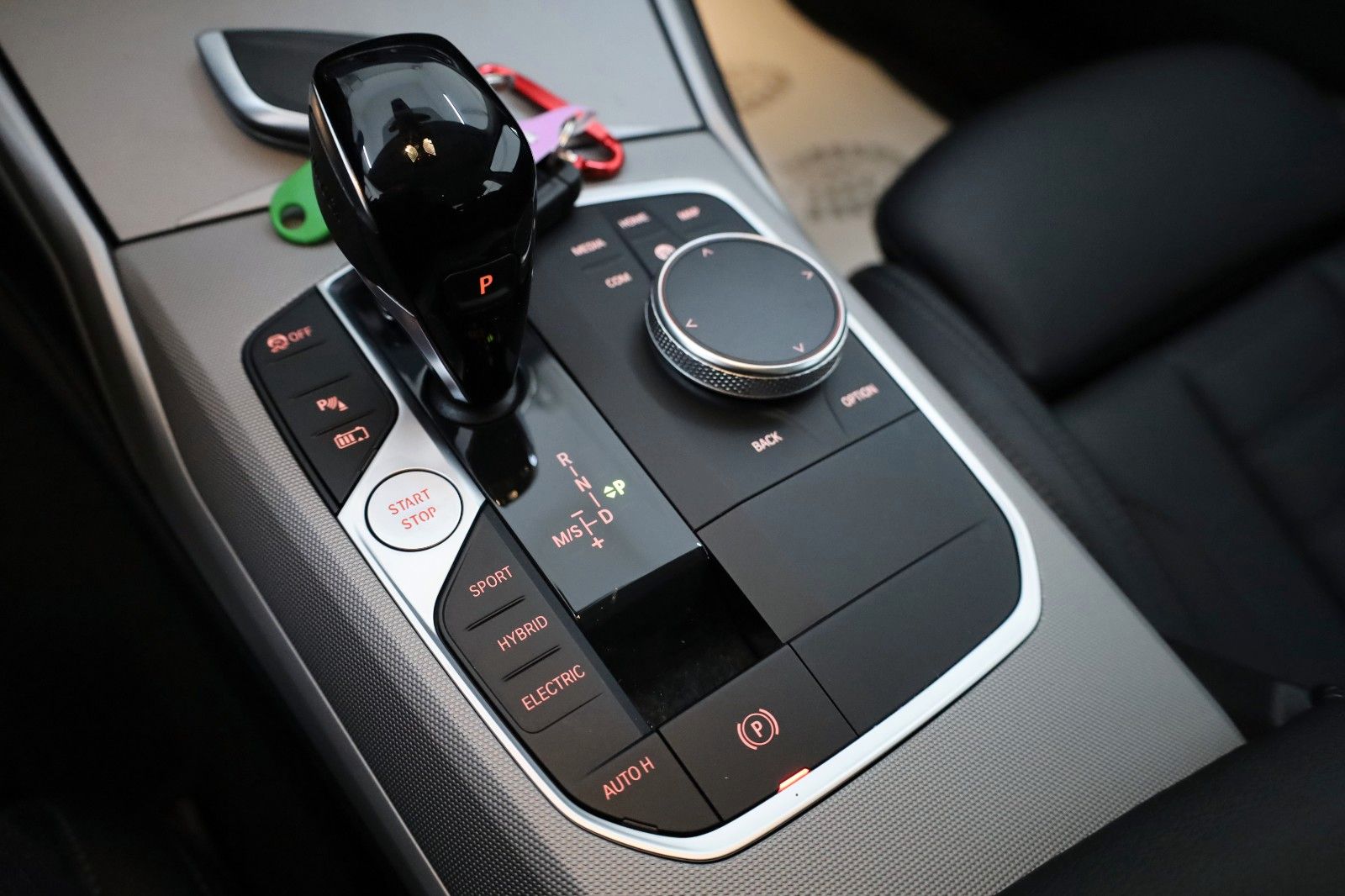 Fahrzeugabbildung BMW 320 e Advantage,Lim. Leder,Navi,LED,SH,Kamera