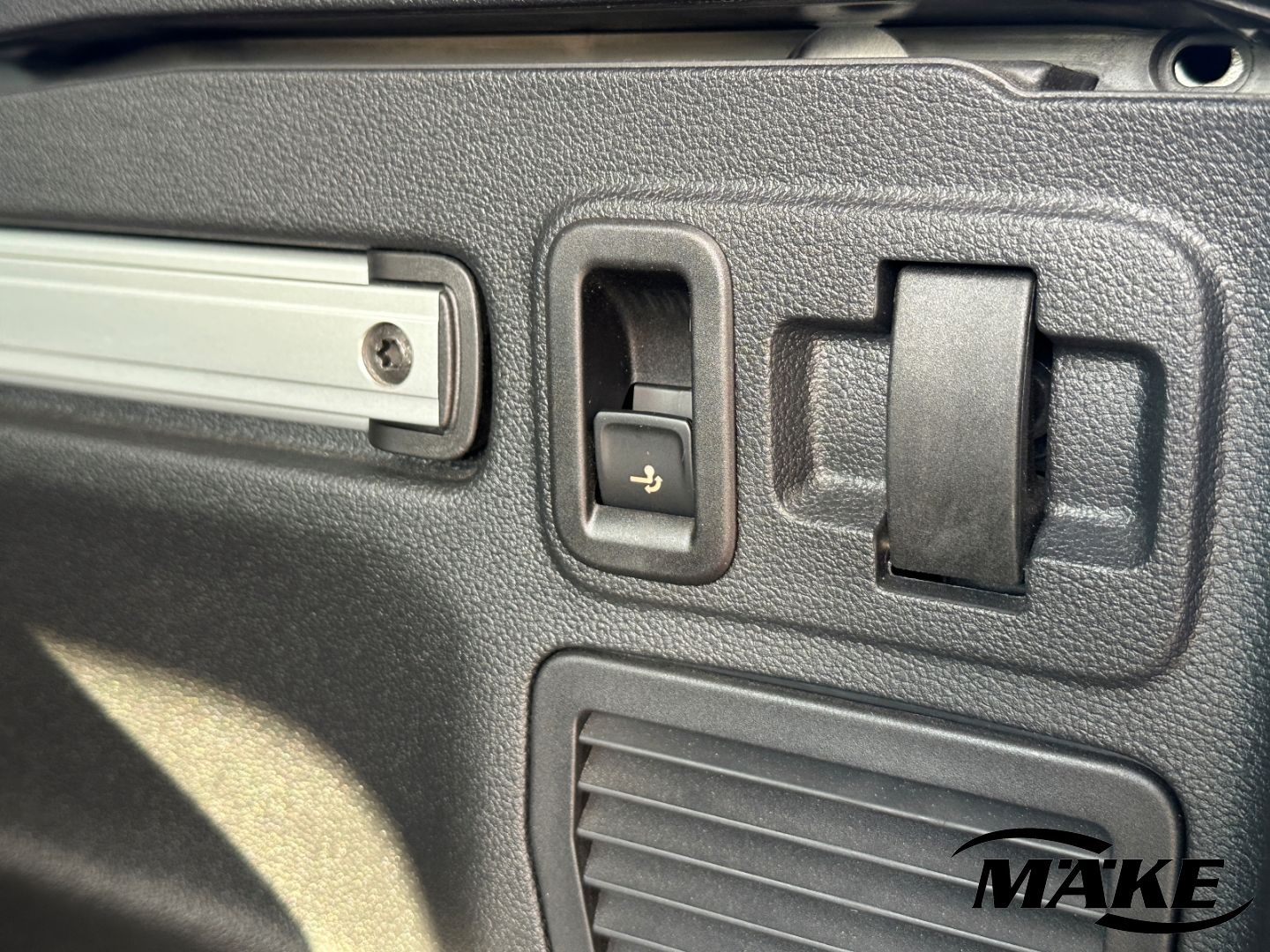 Touran Comfortline 2.0 TDI DSG AHK STDHZ LED ACC