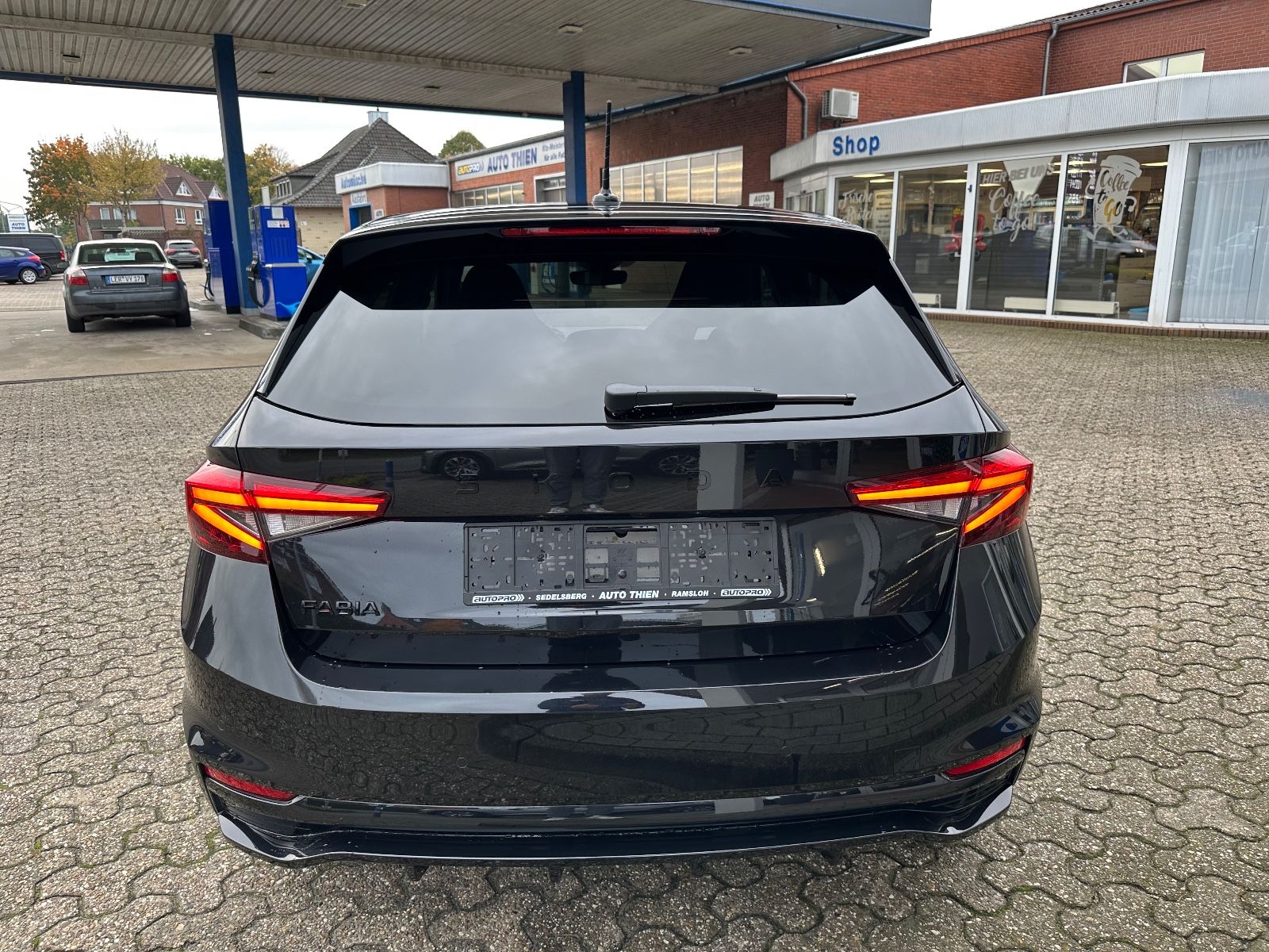 Fahrzeugabbildung SKODA Fabia Monte Carlo 1.0 TSI DSG ACC/SHZG/CarPlay