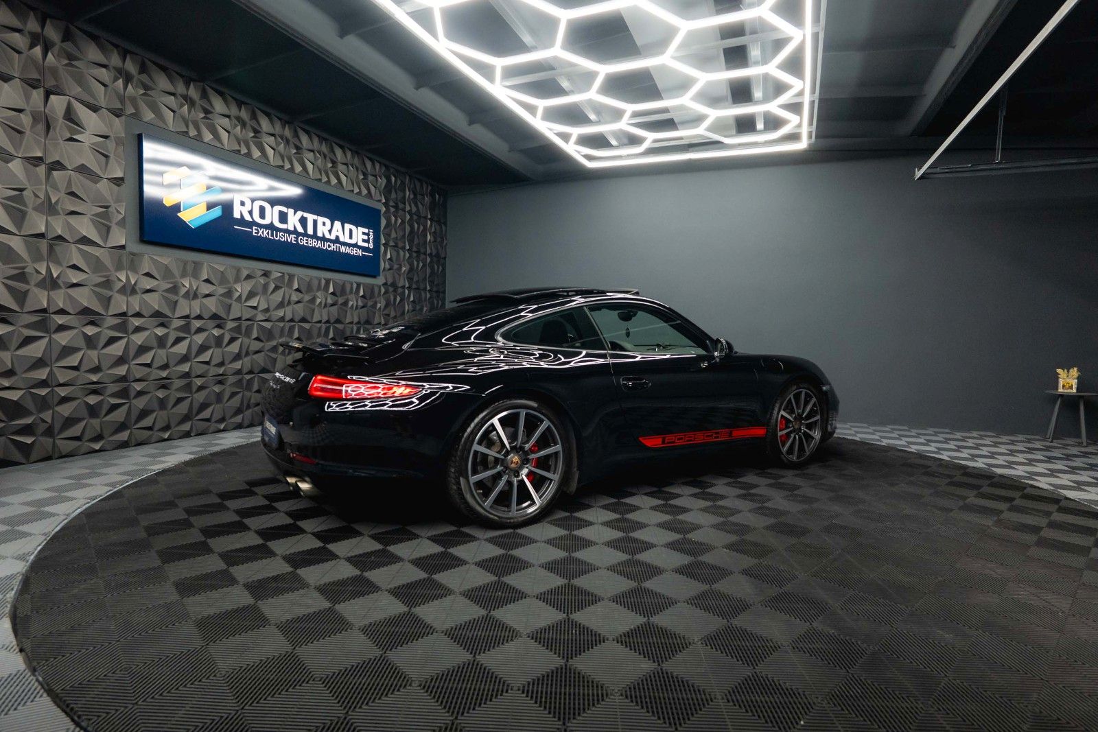 Fahrzeugabbildung Porsche 991 911 Carrera S Black Design Chrono *Pano*LED*