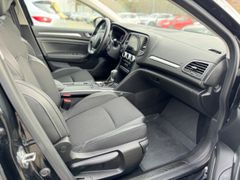 Fahrzeugabbildung Megane IV Grandtour Intens 1.3 TCe 140 EDC EU6d