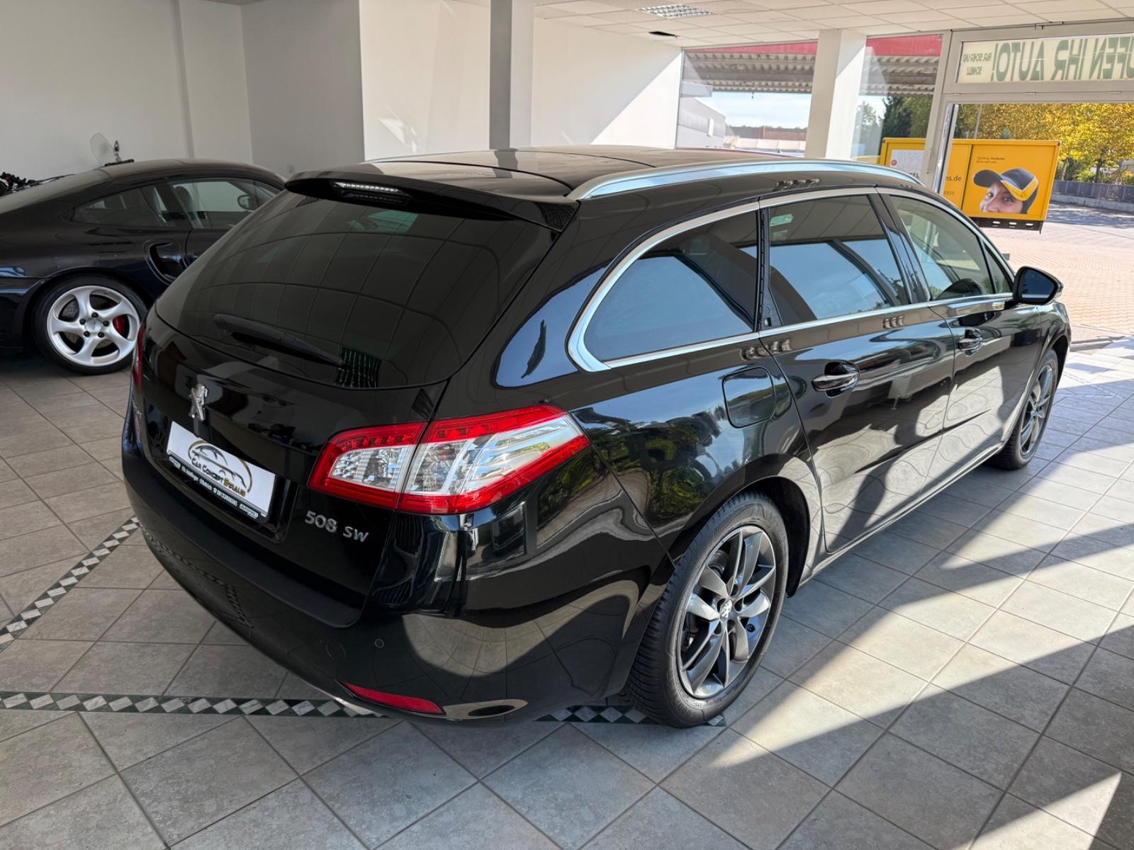 Peugeot 508 2012 — вигляд ззаду