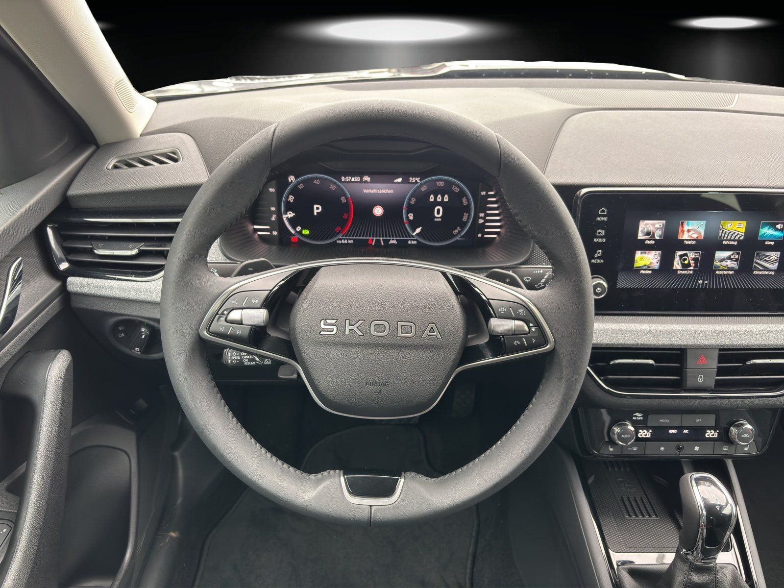 Fahrzeugabbildung SKODA Kamiq Balance 1.0 TSI DSG 5-JAHRE-GARANTIE+AHK