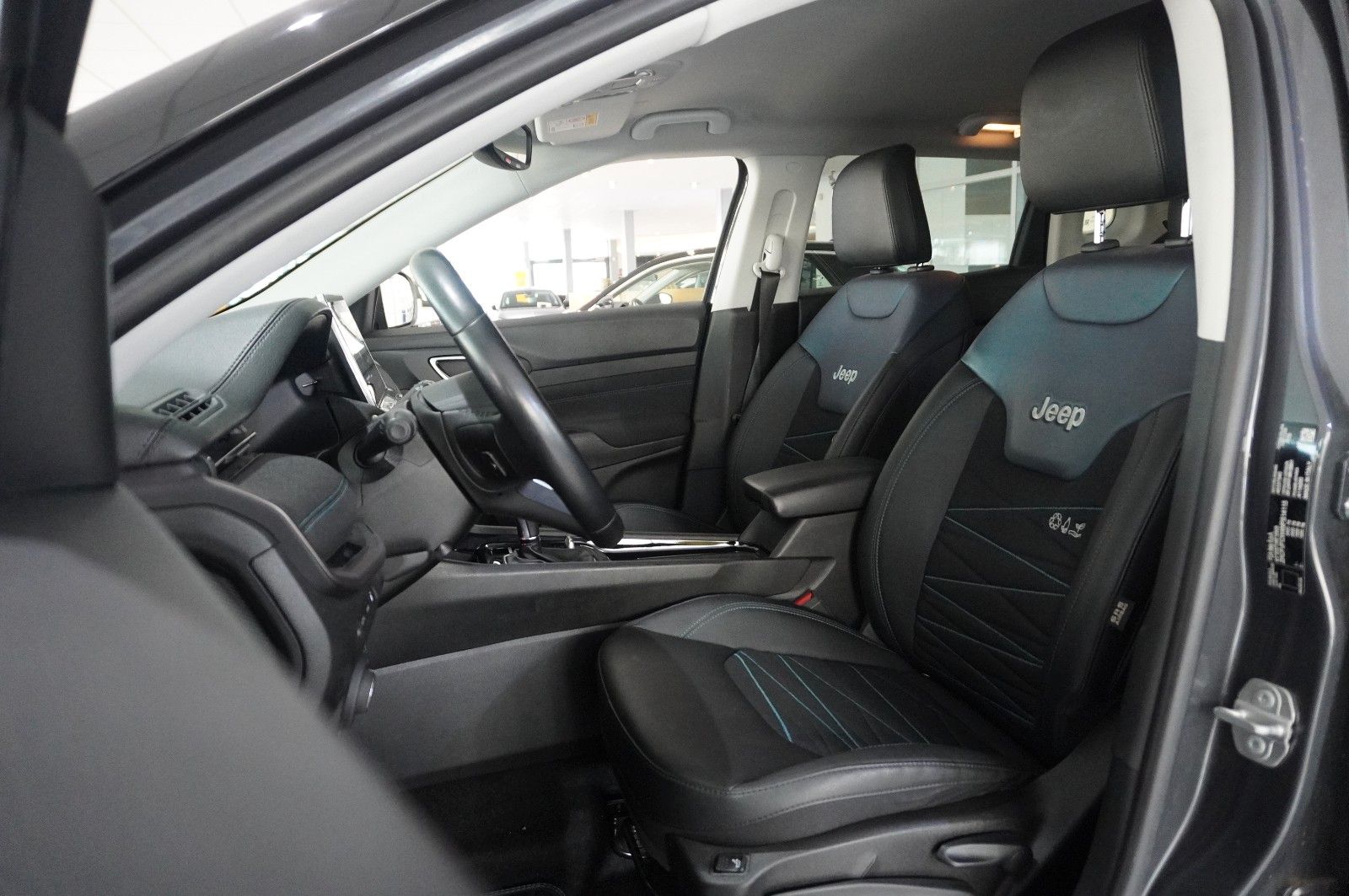 Fahrzeugabbildung Jeep Compass 1.3 4X4 HYBRID NAVI/LED/KAMERA/VIRTU/DAB