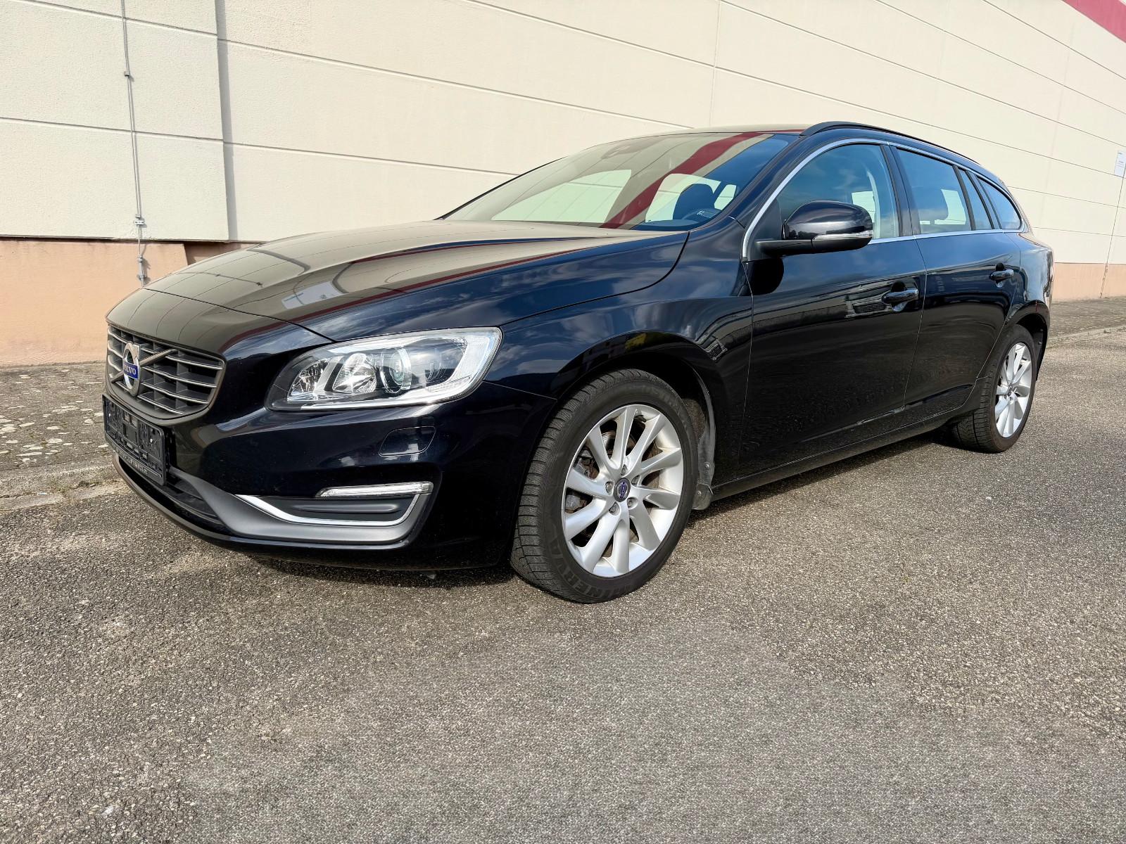 Volvo V60 D4 Momentum NAVI+XENON+4xSHZ+AHK+ST-HZ