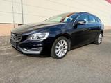 Volvo V60 D4 Momentum NAVI+XENON+4xSHZ+AHK+ST-HZ - Volvo V60: Momentum
