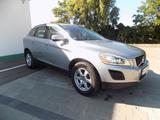 Volvo XC60 D5 AWD 2.4 diesel Top Zustand  - Volvo XC60 in Freiburg