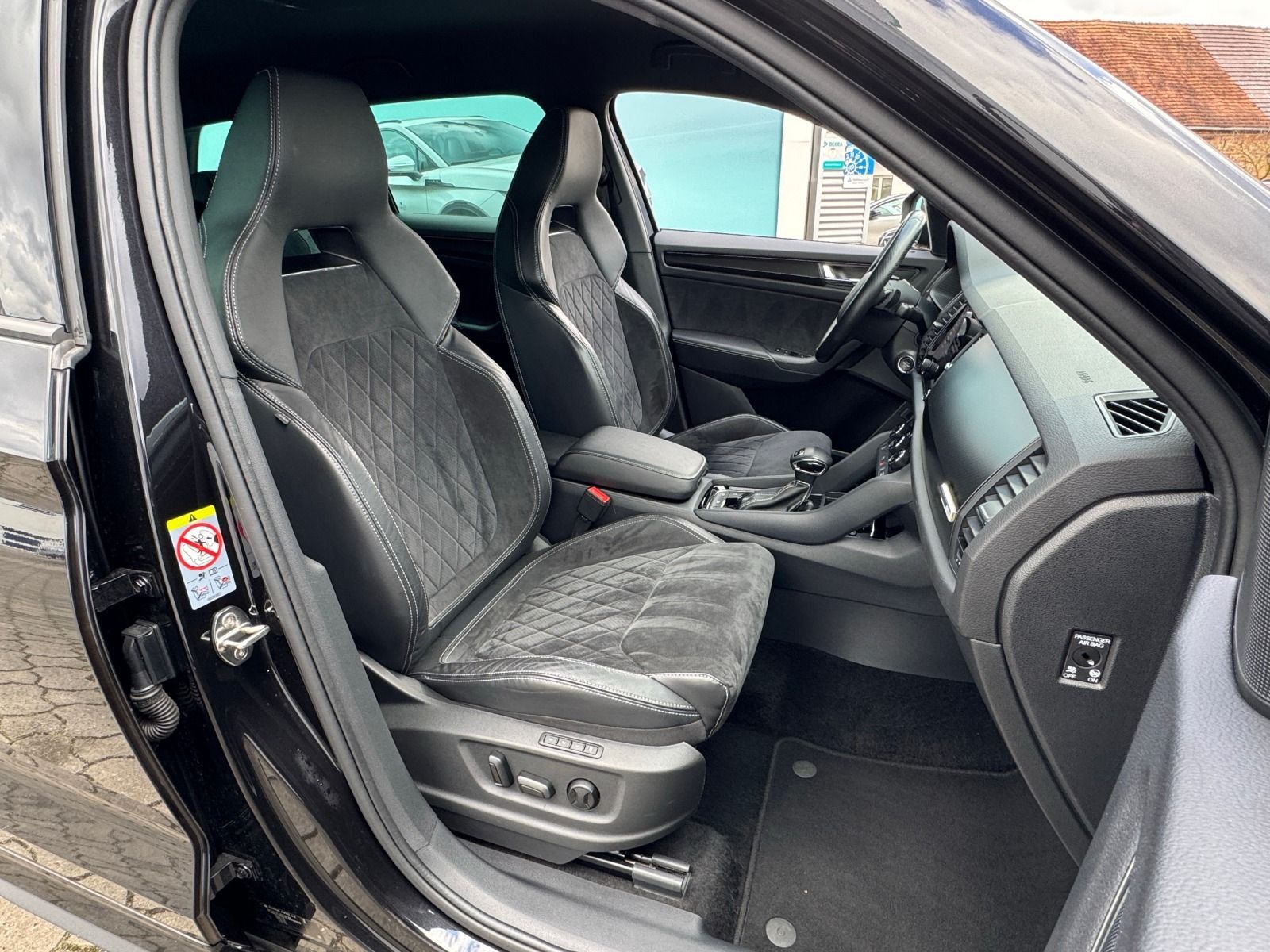 Fahrzeugabbildung SKODA Kodiaq Sportline 4x4*RFK*AHK*eHeck