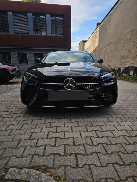 Image of Mercedes-Benz E 220