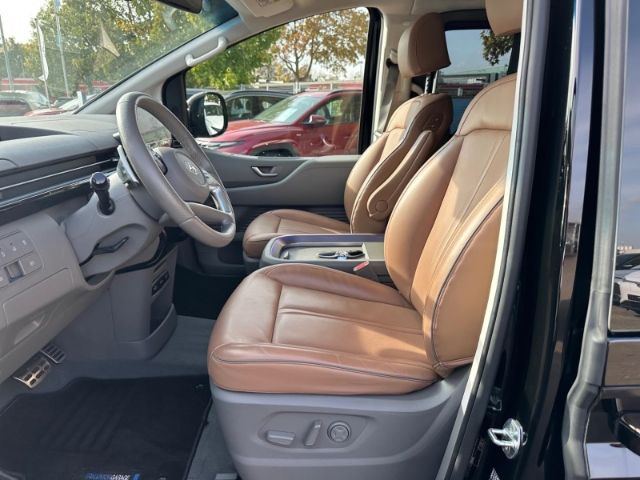 Fahrzeugabbildung Hyundai STARIA Signature 4WD 7-Sitzer Navi AHK Leder Dig