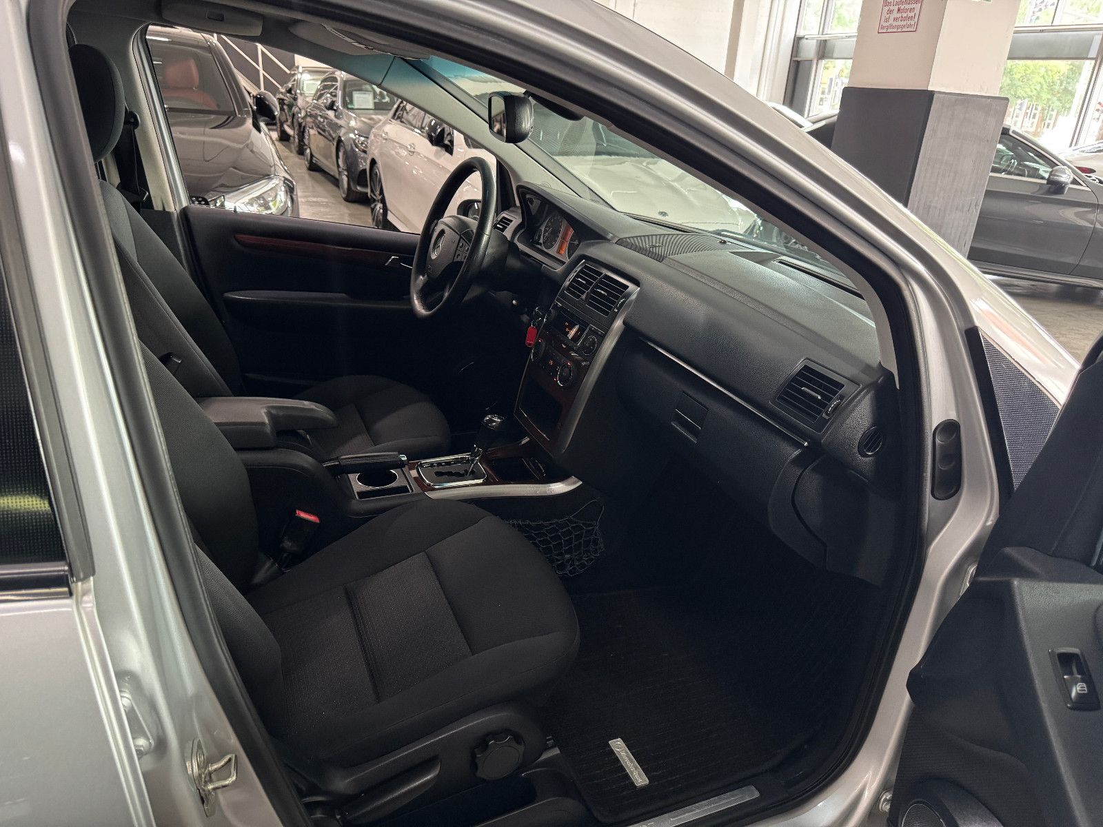 Fahrzeugabbildung Mercedes-Benz B 180 CDI AUTOMATIK TEMPOMAT KLIMA PANORAMA