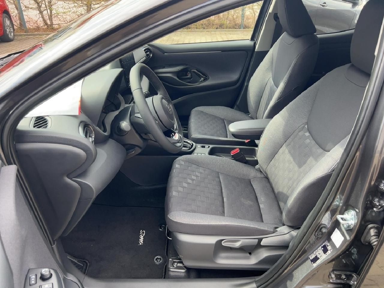 Fahrzeugabbildung Toyota Yaris Hybrid 1,5 l Teamplayer