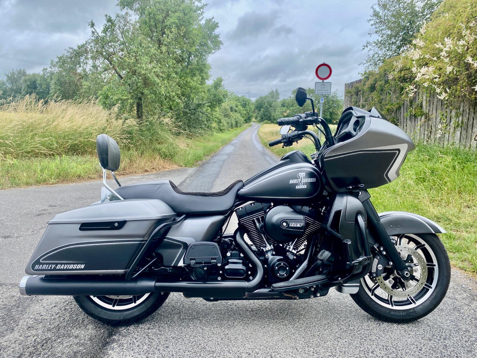 Harley-Davidson Road Glide 103, matt, 10500 km, Gewährleistung