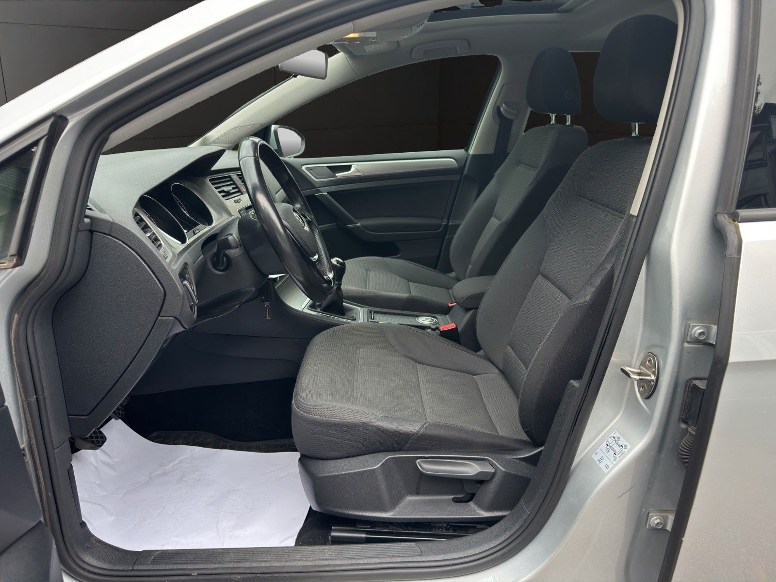 Fahrzeugabbildung Volkswagen Golf VII  Comfortline BMT Navi/Panorama/2X PDC /