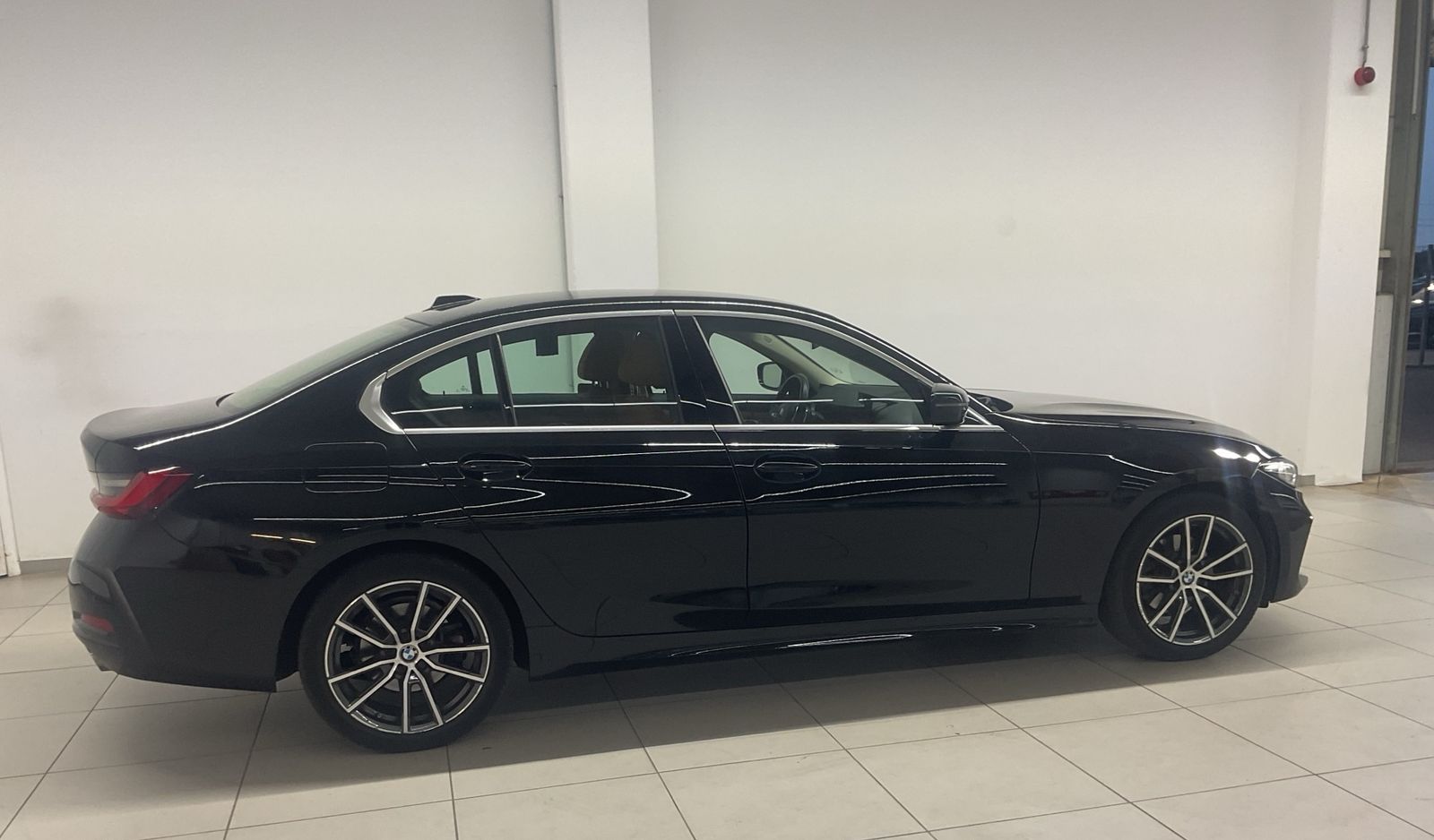 BMW 320d Aut. NAVI LED ACC KAM LEDER foto 3