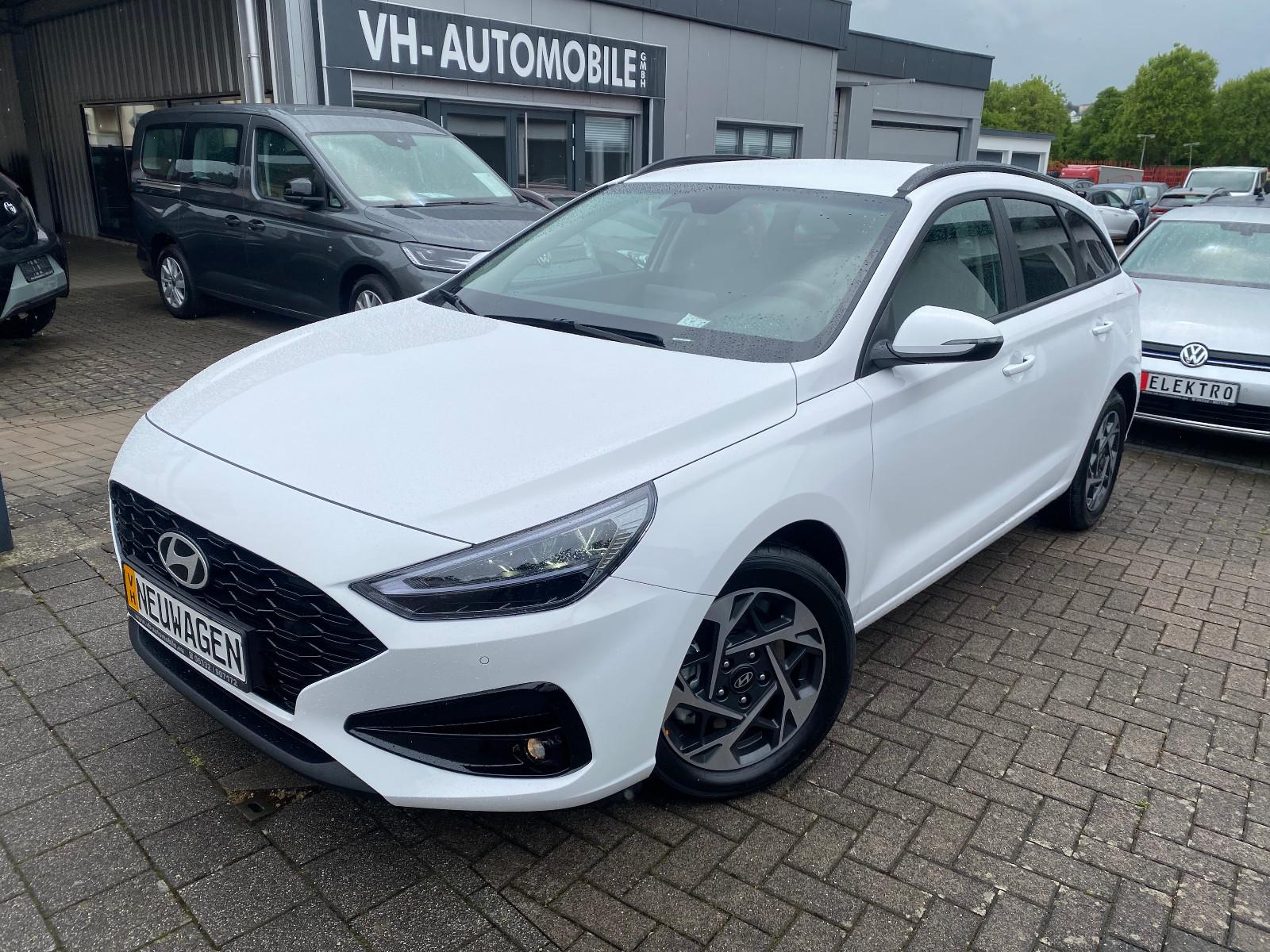 Hyundai i30 cw DCT*NAVI*LED SW*PDC vo&hi&R.KAMERA*WINTER