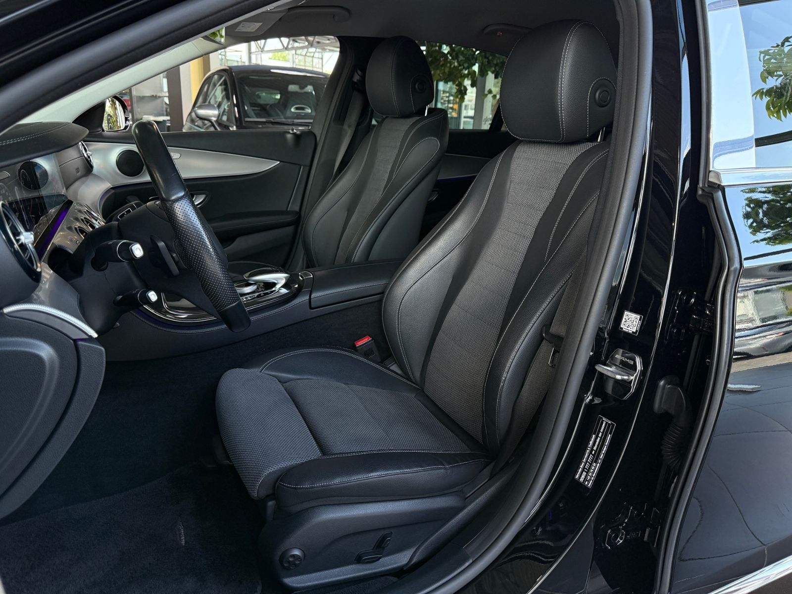 Fahrzeugabbildung Mercedes-Benz E400 4Matic Avantgarde 9G RFK LED NAVI