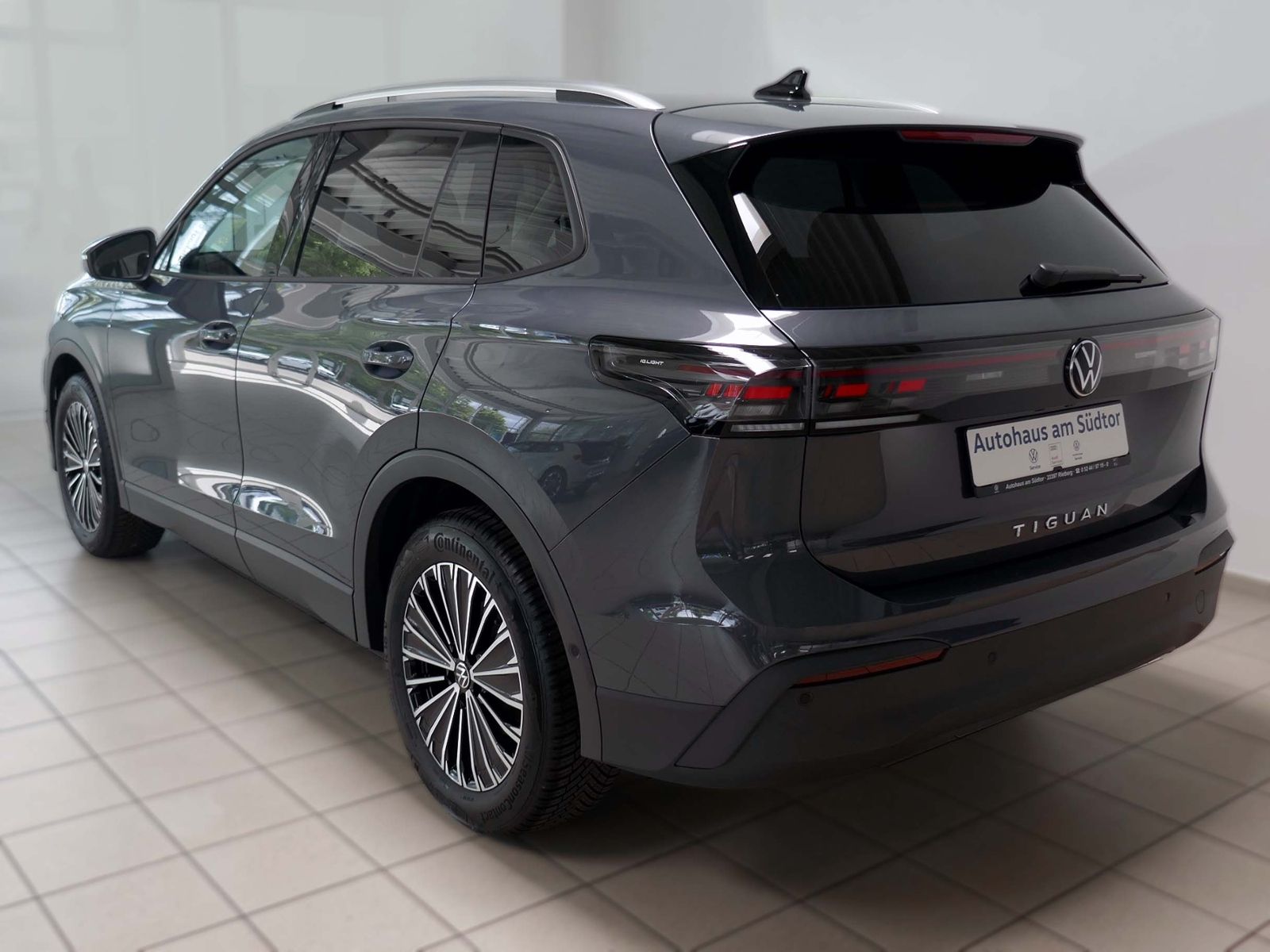 Fahrzeugabbildung Volkswagen Tiguan Life 2.0 TDI DSG | LED AHK RFK ACC