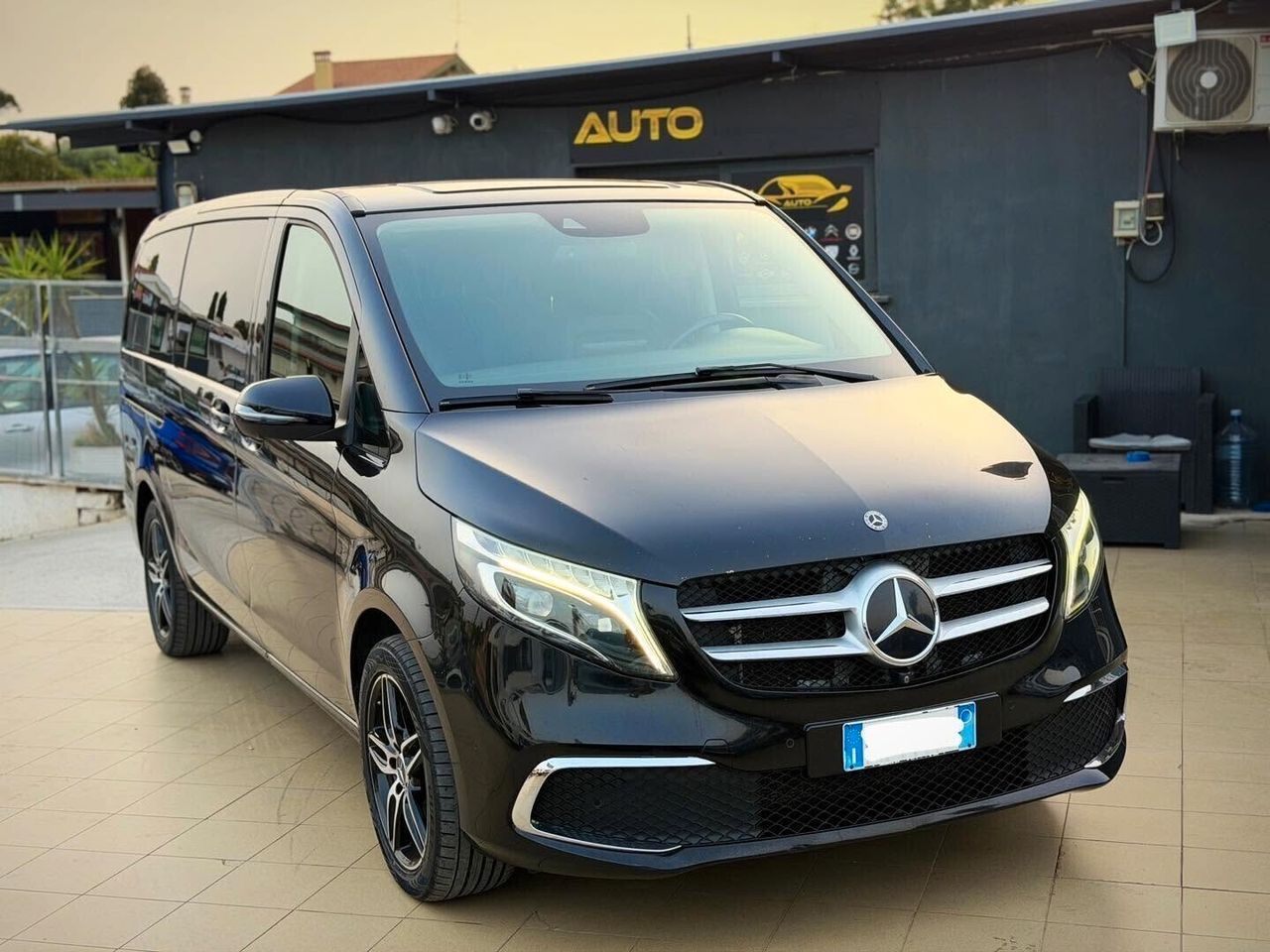 Mercedes V 250 - 1