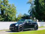 MINI John Cooper Works Cabrio - schwarze MINI John Cooper Works Cabrio