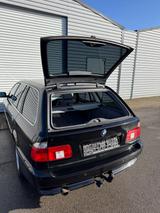 BMW E39 520i Touring-Klimaaut-Sitzheiz-Tempomat-PDC- - BMW 520 aus 2002: Kombi