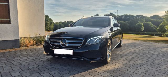 MERCEDES-BENZ Mercedes-Benz E 220 d T-Modell 