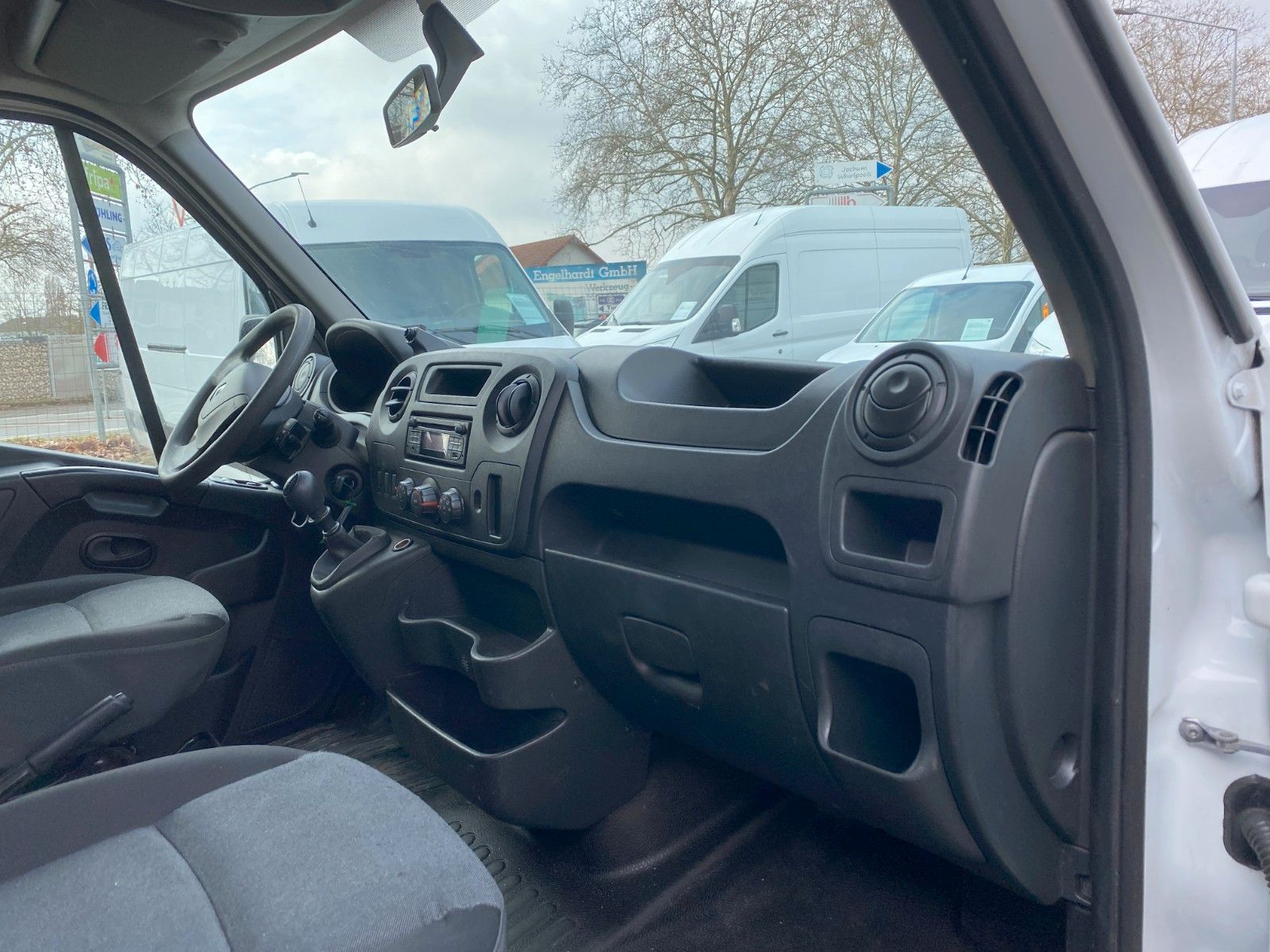 Fahrzeugabbildung Renault MasterIII DoKaDreiseitenkipper,1Hd,Klima,AHK,Kam