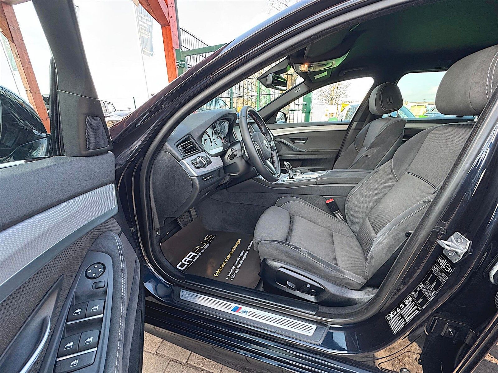 Fahrzeugabbildung BMW 520d xDrive M-Sport Shadow *LED*Head Up*Kamera*