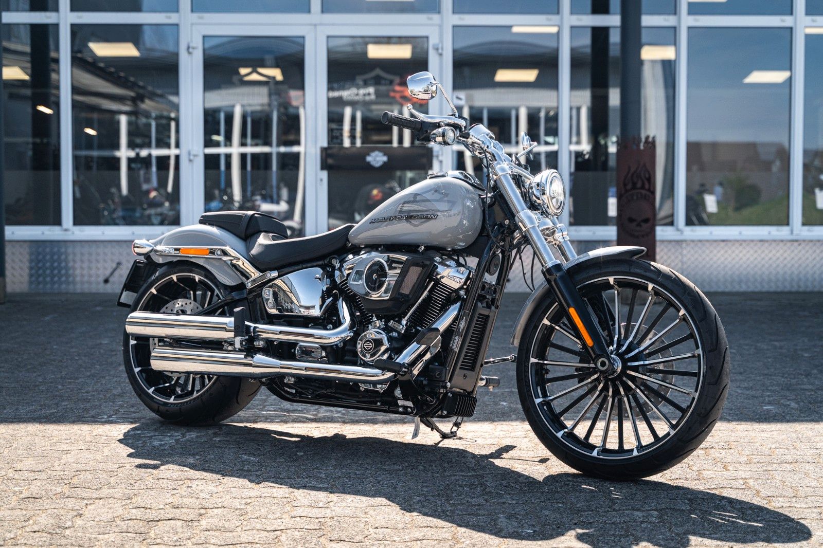 Fahrzeugabbildung Harley-Davidson BREAKOUT FXBR 117 ci - MY25 -Kurzfristig Verfüg.