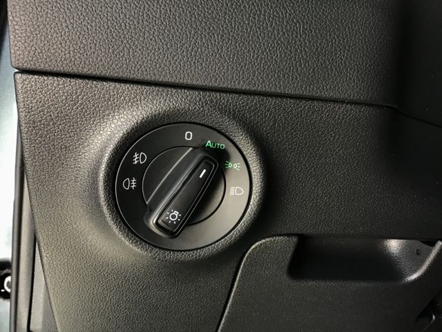 Fahrzeugabbildung Skoda Karoq Sportline 1.5 TSI DSG/Navi/DCC/ACC/4xSHZ