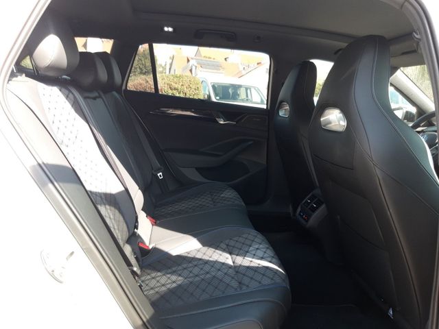 Passat Variant R-Line 2,0 TDI SCR 110 kW (150 PS