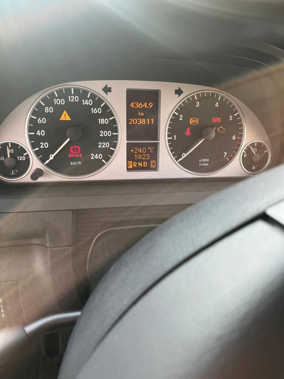 Mercedes-Benz E 200
