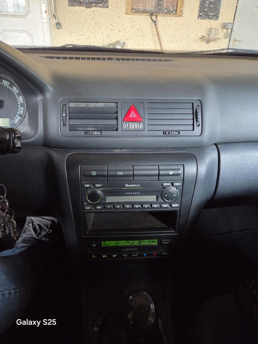 Skoda Octavia 2004 — photo 5