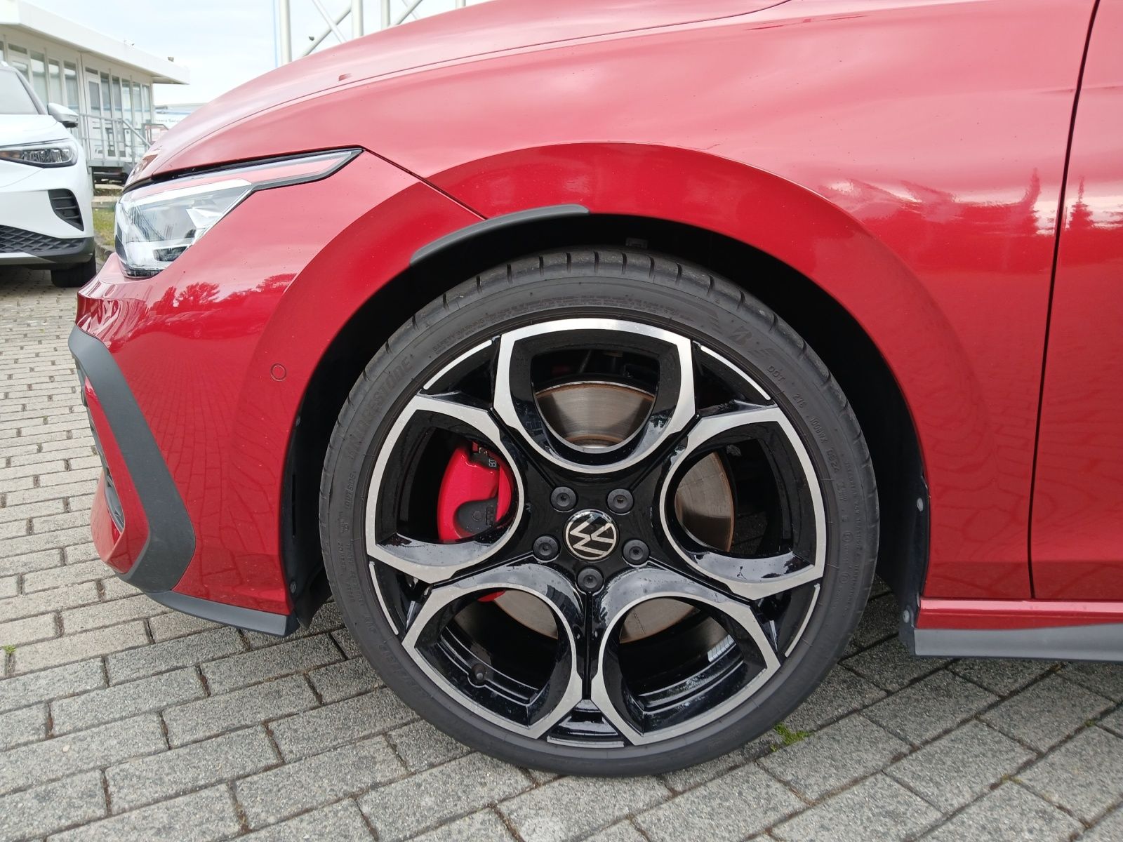 Fahrzeugabbildung Volkswagen Golf VIII GTI DSG Matrix AHK Navi Harman AID ACC