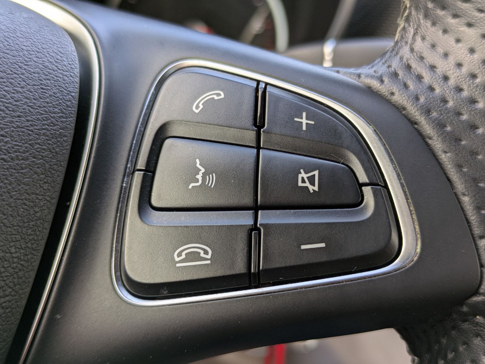 Fahrzeugabbildung Mercedes-Benz V 300 d AVANTGARDE 4MATIC lang AMG*PANO*LED*DIST