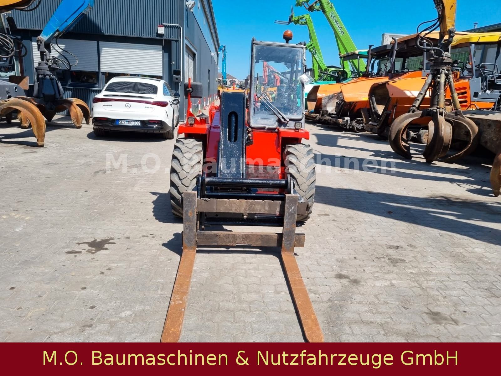 Fahrzeugabbildung Manitou BT 420 / SW /Gabel / 2 t / 4m / 4x4 /