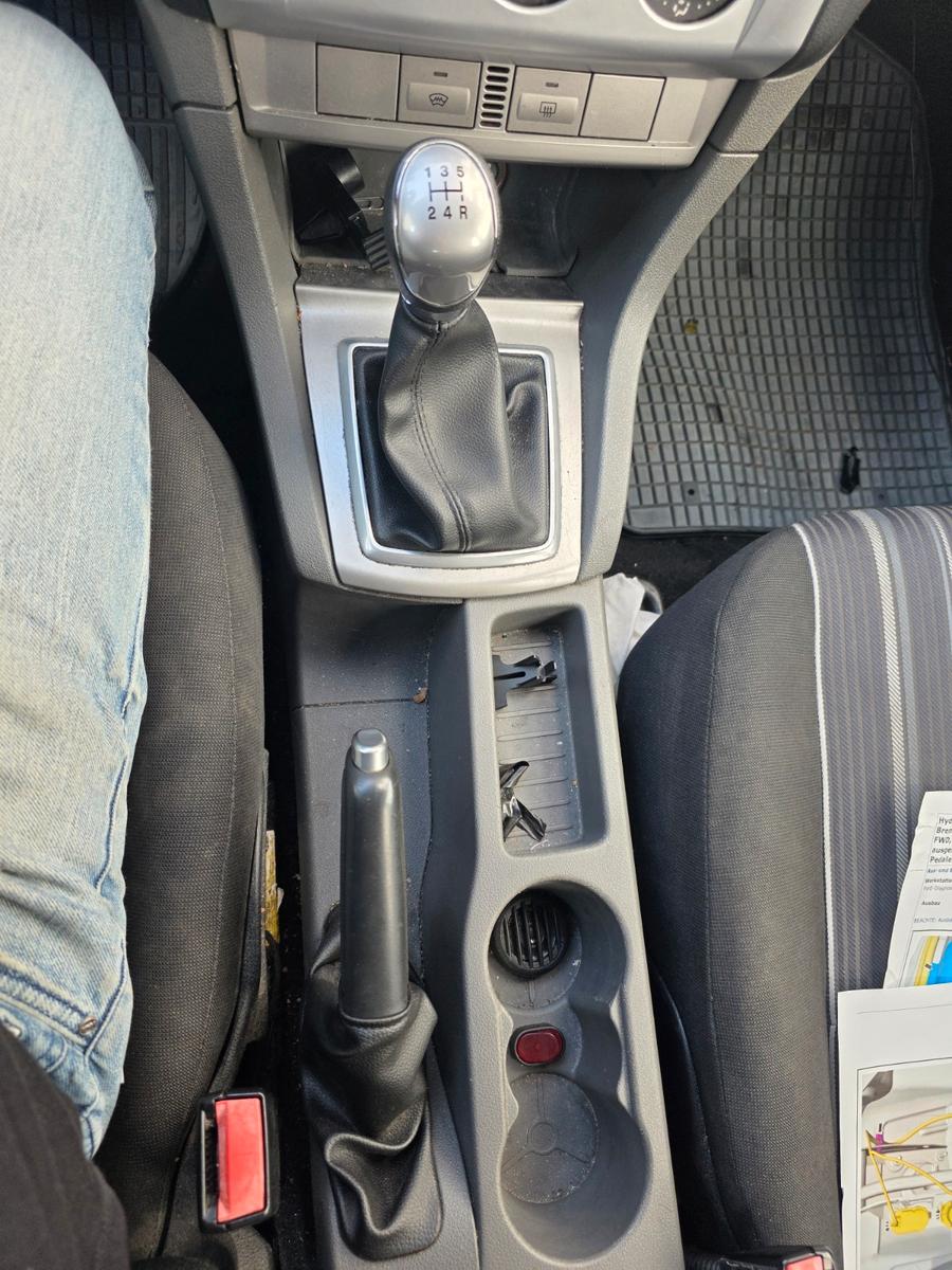 Ford Focus 2009 — photo 14