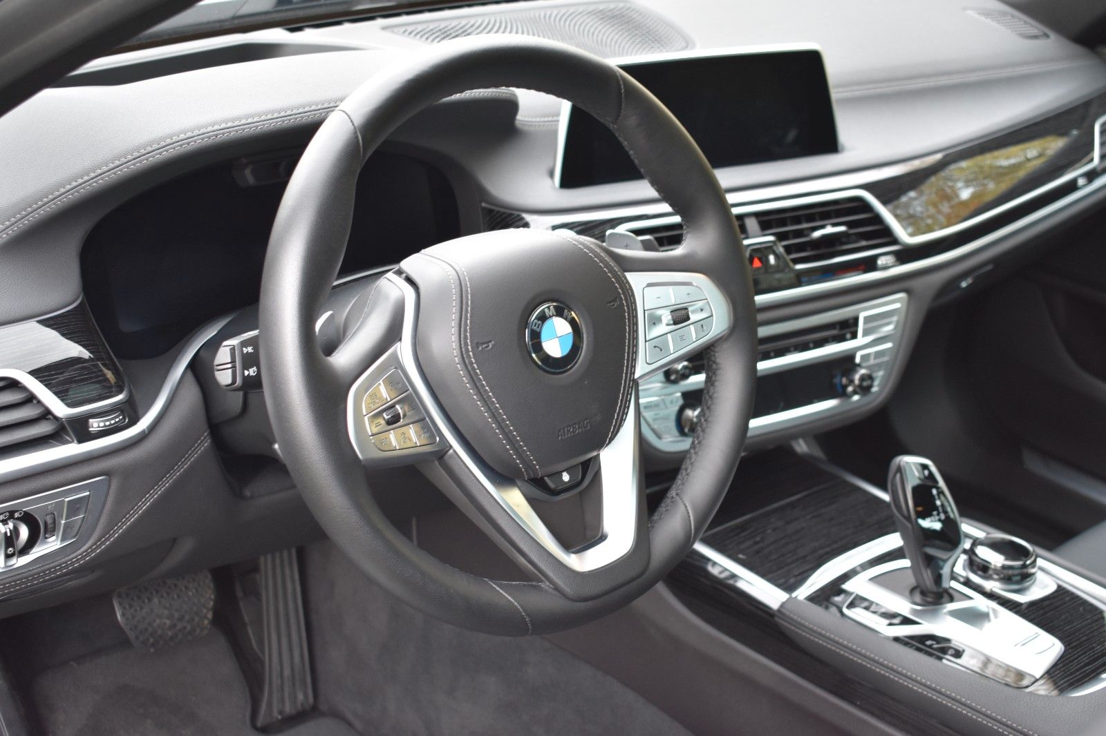 Fahrzeugabbildung BMW 740 d xDrive *STHZ*GD*Soft-C*Mietkauf o.Schufa