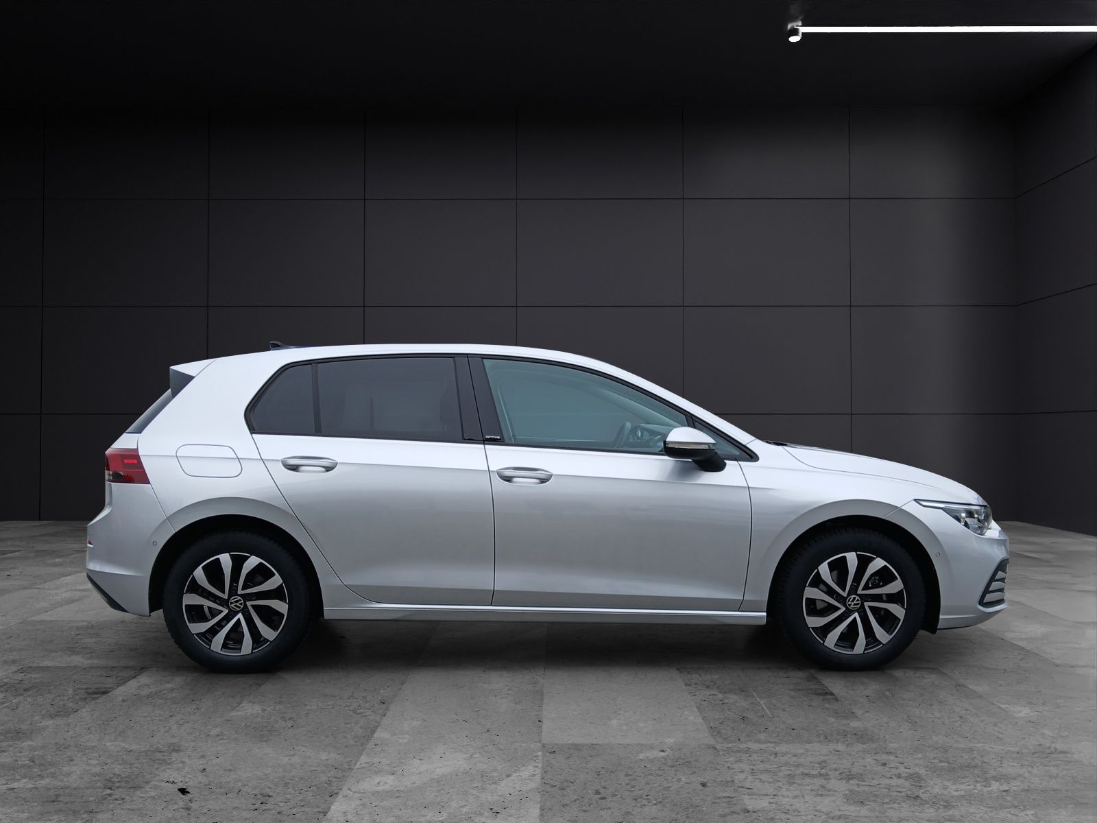 Fahrzeugabbildung Volkswagen Golf VIII TSI Active Standhzg. LEDplus Navi AID