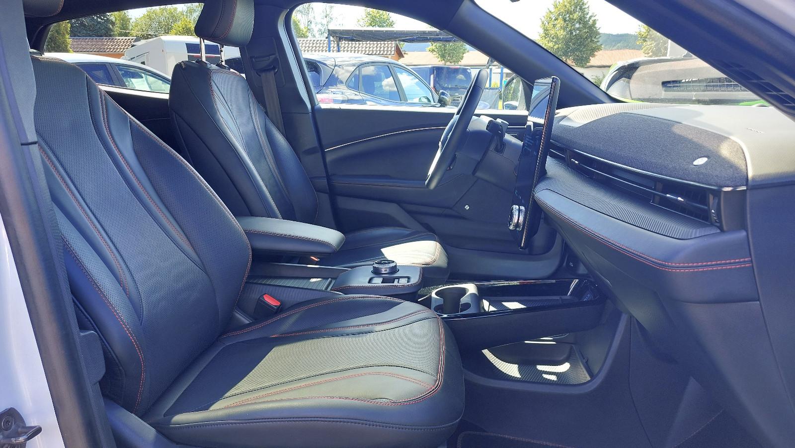 Ford Mustang Mach-E Premium AWD Panoramadach