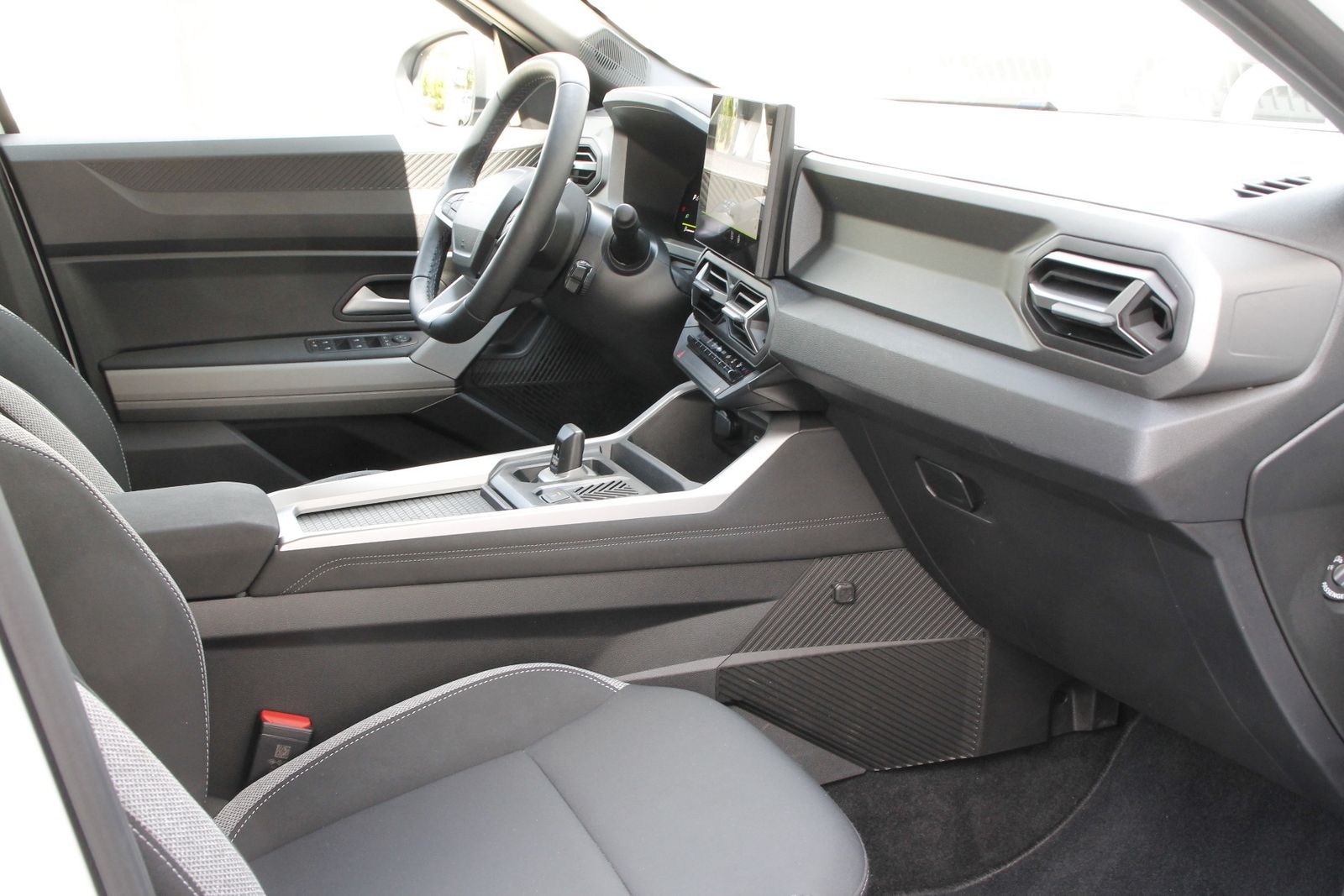 Fahrzeugabbildung Dacia Bigster Journey hybrid 155