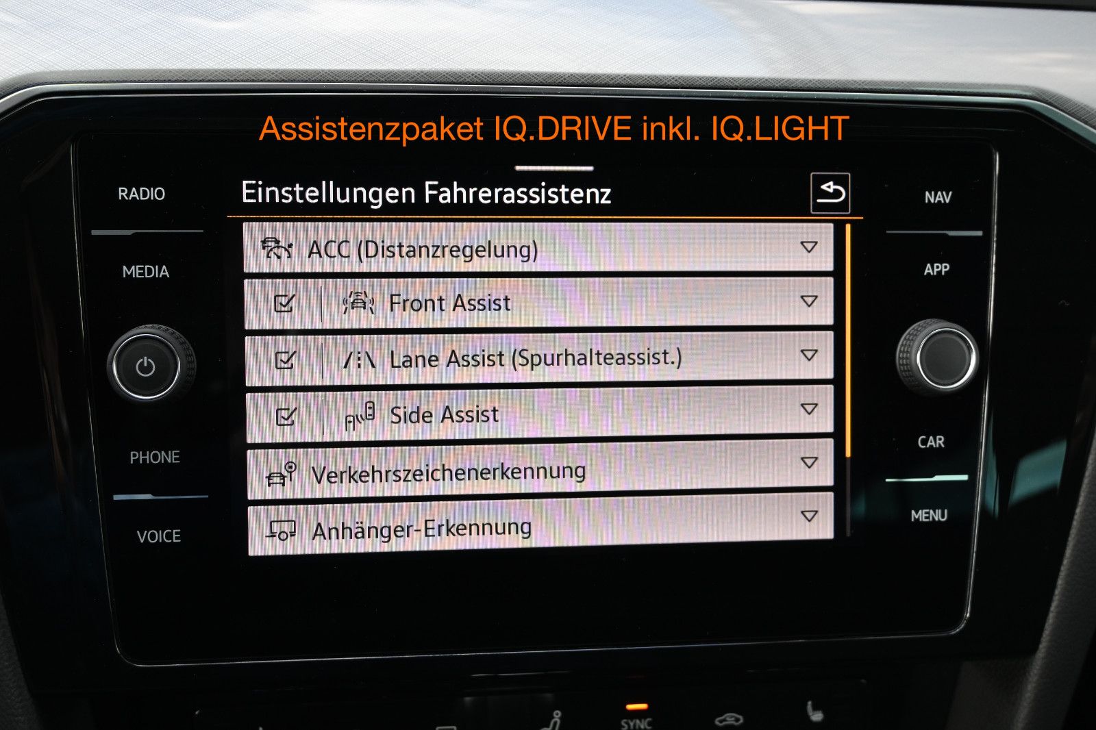 Fahrzeugabbildung Volkswagen Passat Variant 1.4 TSI DSG GTE °ACC°AHK°IQ°360°