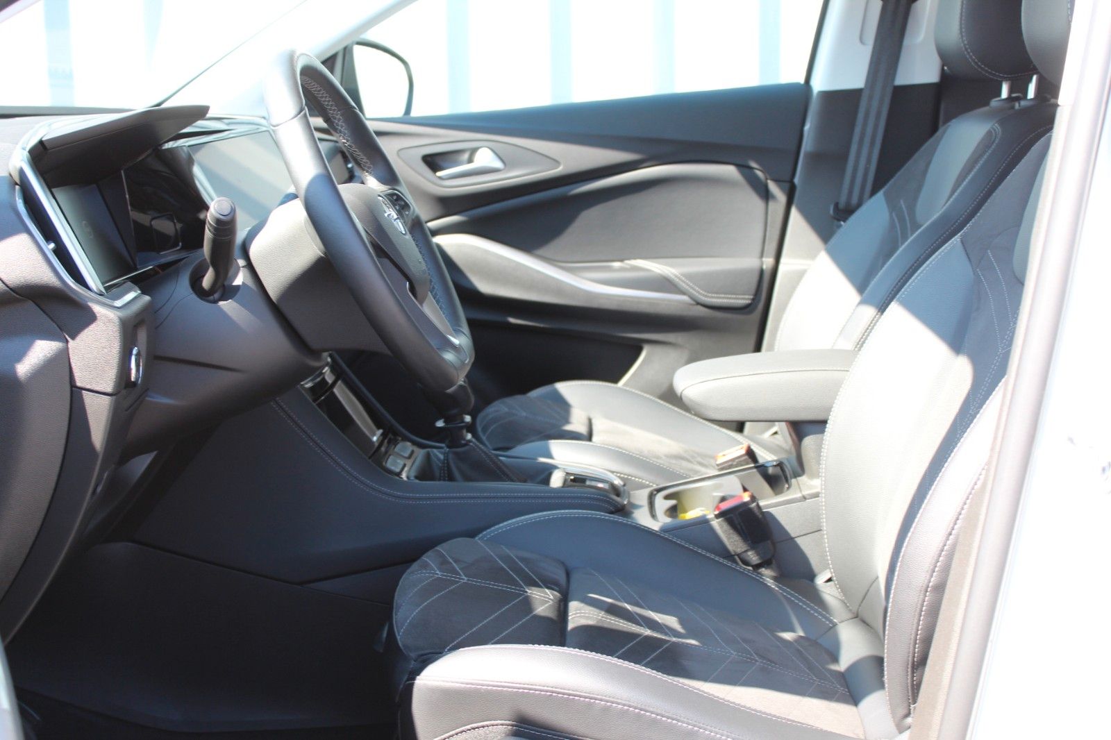 Fahrzeugabbildung Opel Grandland GS DAB*LED*Navi*PDC