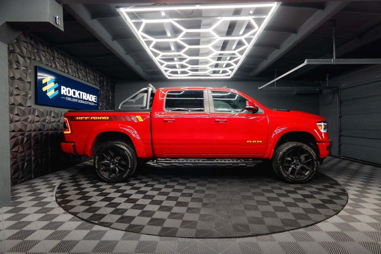 Fahrzeugabbildung Dodge RAM 5.7 V8 HEMI 4x4 LARAMIE LPG Offroad-Bodylift