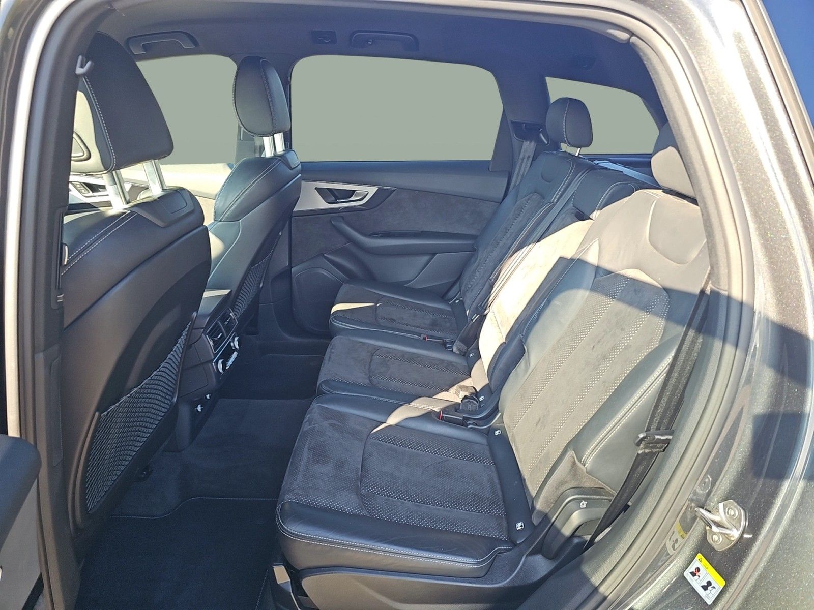 Fahrzeugabbildung Audi Q7 50  S-Line TDI quattro LED LUFT STHG VC HUD A