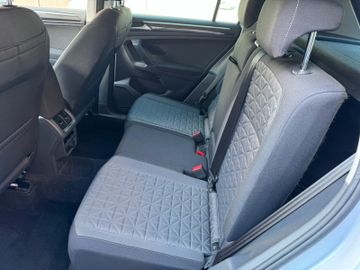 Volkswagen Tiguan - 9