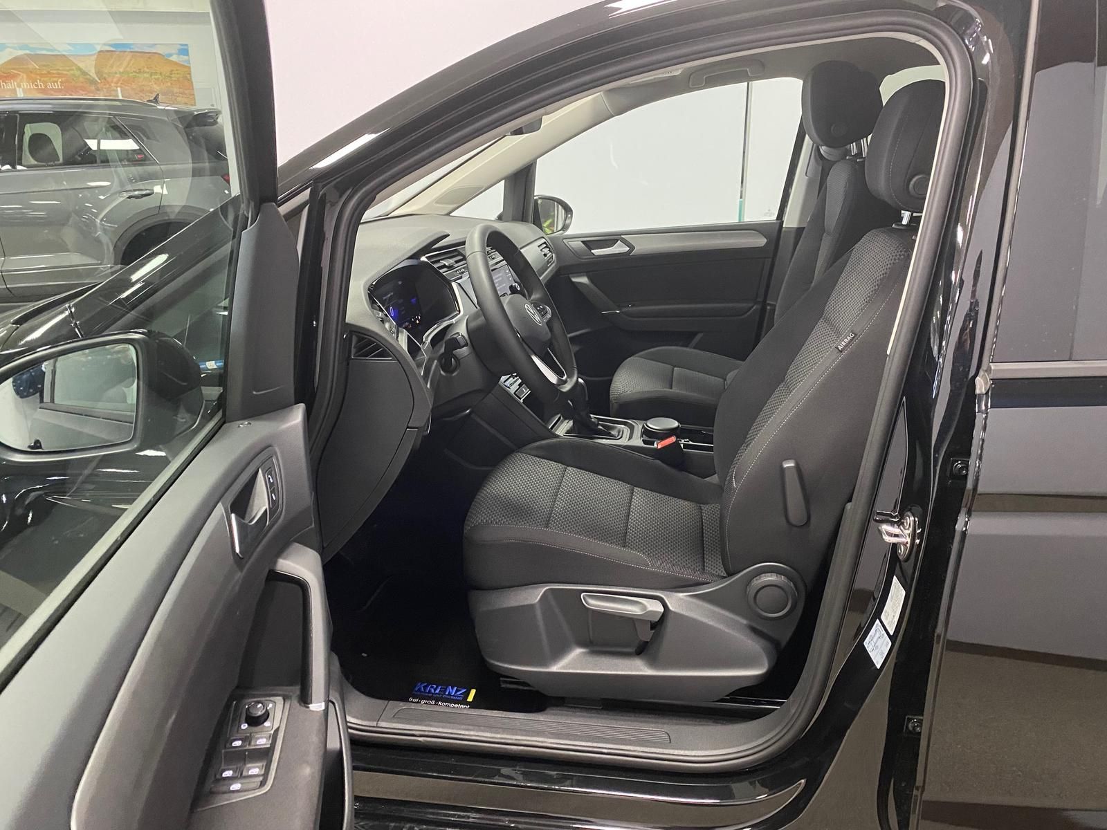 Fahrzeugabbildung Volkswagen Touran 1.5 TSI R-LINE COMFORTLINE DSG+ACC+AHK
