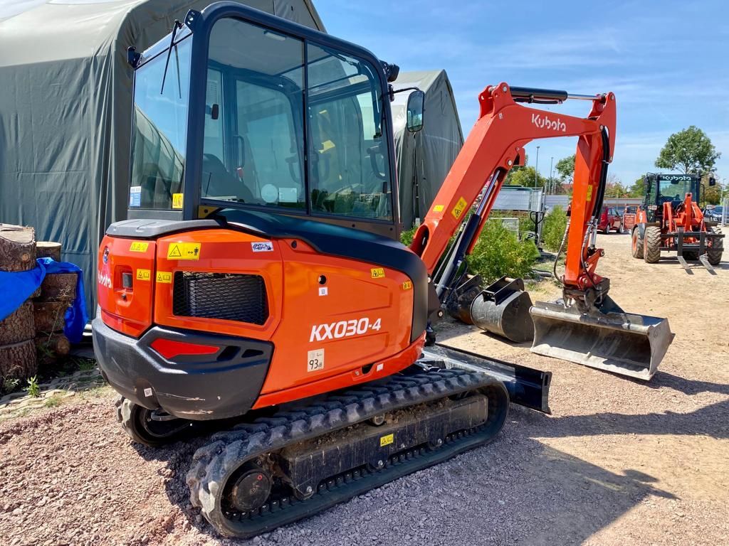 KUBOTA KX030-4 High Spec Kompaktbagger LÖFFELPAKET