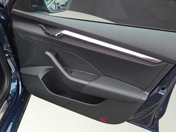 Fahrzeugabbildung SKODA Octavia Combi Style 1.5 e-TEC DSG AHK Columbus